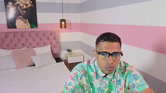 Snapshot of theo_steel_ chatting on June 2026 01:27:01 PM theo steel online show from June 2026 01:27:01 PM