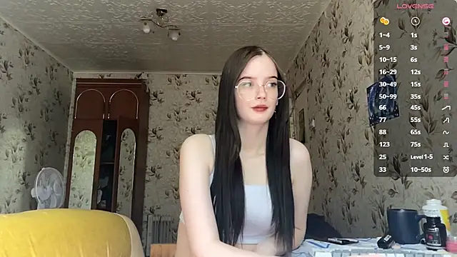 Snapshot of BrianneBihl chatting on June 2026 08:31:02 AM BrianneBihl online show from June 2026 08:31:02 AM