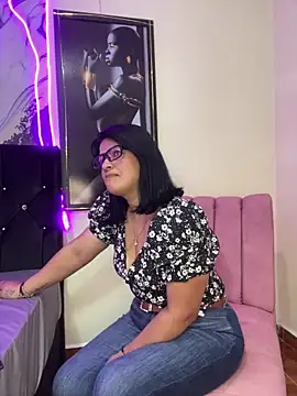 Snapshot of Selin_mehott chatting on June 2026 11:24:02 AM Selin mehott online show from June 2026 11:24:02 AM