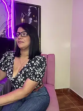 Snapshot of Selin_mehott chatting on June 2026 02:33:01 PM Selin mehott online show from June 2026 02:33:01 PM