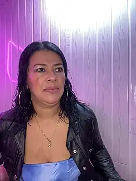 Snapshot of Selin_mehott chatting on June 2026 11:11:02 AM Selin mehott online show from June 2026 11:11:02 AM
