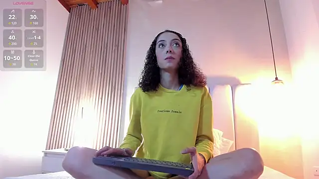 Curlywet online show from June 2026 07:51:02 PM