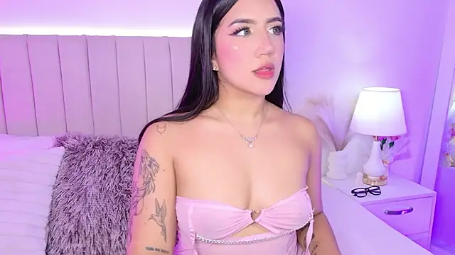 ChloeHall  online show from June 2026 03:00:02 AM