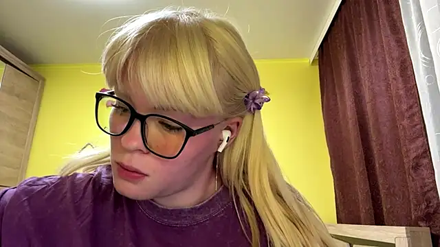 LeslyKelly online show from June 2026 07:17:02 PM