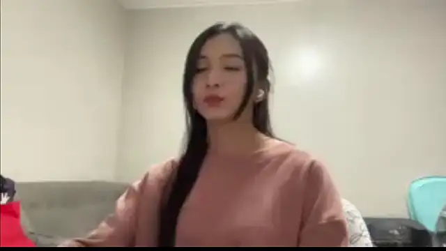 Snapshot of JulianaLusardi chatting on June 2026 09:09:02 AM JulianaLusardi online show from June 2026 09:09:02 AM