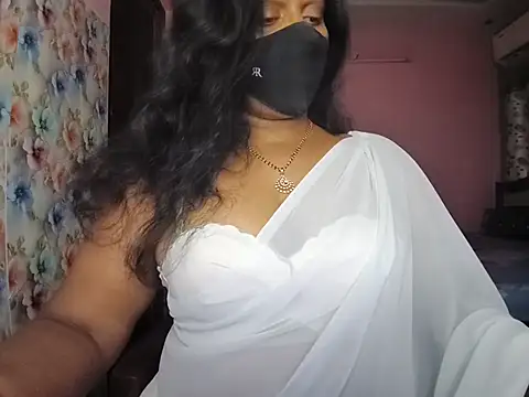 Snapshot of Meenakshy chatting on June 2026 05:25:01 AM Meenakshy online show from June 2026 05:25:01 AM
