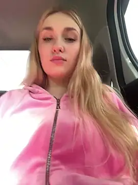 Snapshot of Polly_Pop chatting on July 2026 03:21:02 PM Polly Pop online show from July 2026 03:21:02 PM
