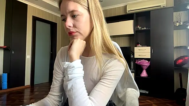 Snapshot of ScarlettKinsley chatting on June 2026 07:07:01 AM ScarlettKinsley online show from June 2026 07:07:01 AM