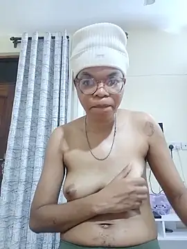 Snapshot of Soft_Hennessy chatting on June 2026 09:18:01 PM Soft Hennessy online show from June 2026 09:18:01 PM