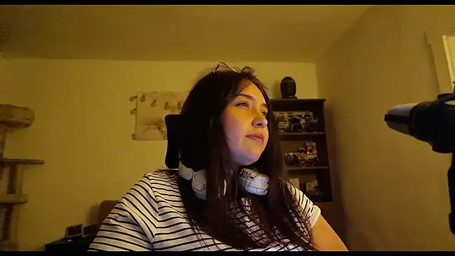 RosieBonbon online show from June 2026 07:09:02 PM