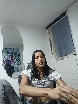 Snapshot of flaqui_linda chatting on June 2026 07:17:02 AM flaqui linda online show from June 2026 07:17:02 AM