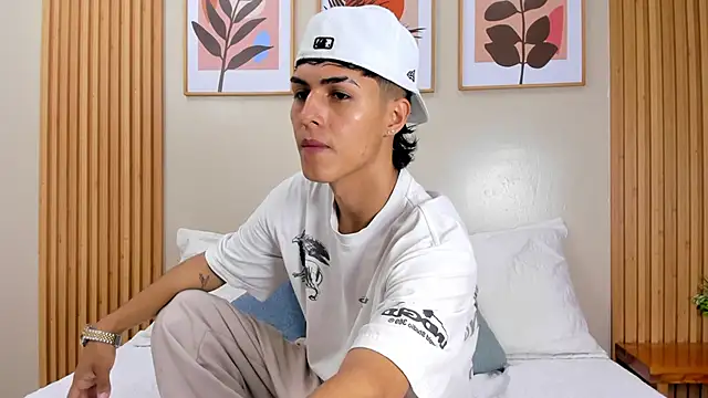 Snapshot of Axel_Mendozaa chatting on June 2026 09:08:02 PM Axel Mendozaa online show from June 2026 09:08:02 PM