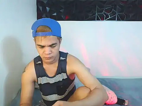 yourmikexxx online show from June 2026 07:58:02 PM