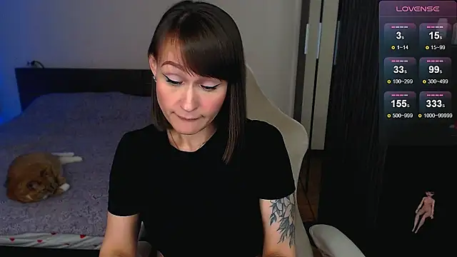 Snapshot of MelLovell chatting on June 2026 10:49:02 PM MelLovell online show from June 2026 10:49:02 PM