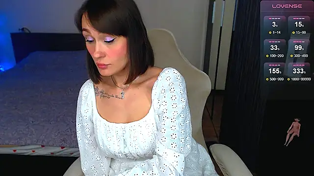 Snapshot of MelLovell chatting on June 2026 10:10:02 PM MelLovell online show from June 2026 10:10:02 PM