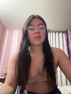 Snapshot of makii_30 chatting on June 2026 03:21:02 AM makii 30 online show from June 2026 03:21:02 AM