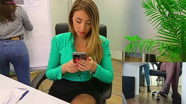 Snapshot of BabesGoWild chatting on February 2025 08:55:02 AM BabesGoWild online show from February 2025 08:55:02 AM