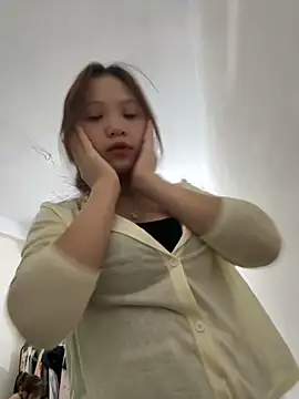 Snapshot of -Tyna_ chatting on June 2026 04:29:02 PM -Tyna online show from June 2026 04:29:02 PM