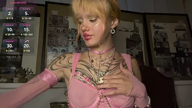 Snapshot of JoanneMcauly chatting on July 2026 11:22:02 PM JoanneMcauly online show from July 2026 11:22:02 PM