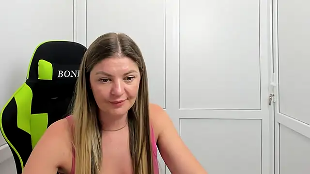 MiaSummerr  online show from July 2026 07:16:01 PM