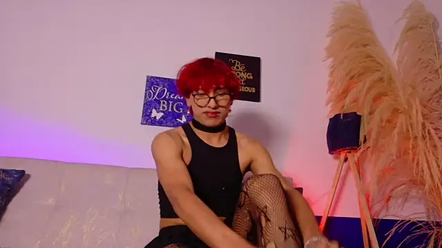 Snapshot of LEE_ROSES chatting on June 2026 12:36:02 PM LEE ROSES online show from June 2026 12:36:02 PM