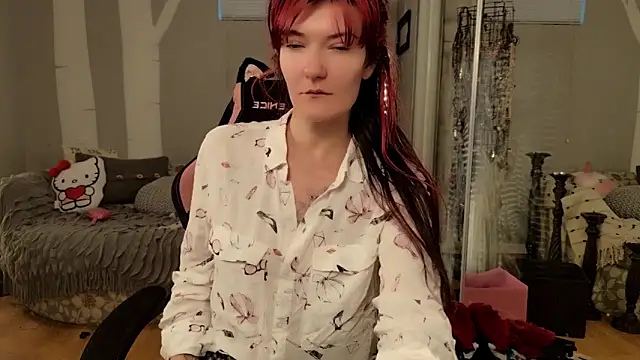 Snapshot of youngmilfBlossom chatting on June 2026 05:37:02 PM youngmilfBlossom online show from June 2026 05:37:02 PM