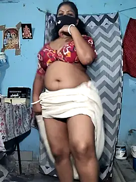 Snapshot of Mis-maya chatting on July 2026 04:00:02 PM Mis-maya online show from July 2026 04:00:02 PM