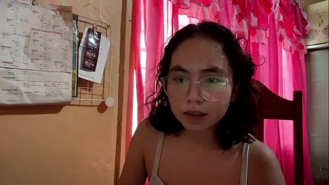 Snapshot of justhatsuse chatting on June 2026 04:57:01 AM justhatsuse online show from June 2026 04:57:01 AM
