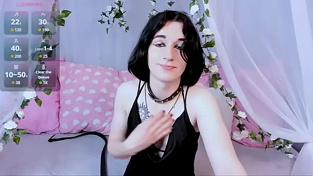 MickeQuinee online show from June 2026 10:04:01 AM