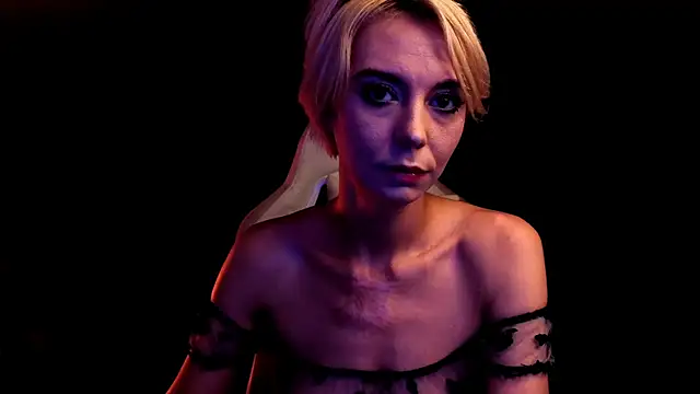 Snapshot of Blondice_ann chatting on July 2026 07:21:01 PM Blondice ann online show from July 2026 07:21:01 PM