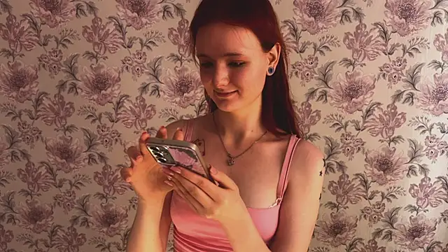 Snapshot of MiraCharming chatting on June 2026 08:01:02 AM MiraCharming online show from June 2026 08:01:02 AM