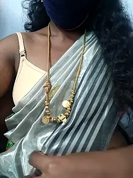 Snapshot of sweet_saranya chatting on June 2026 05:05:01 AM sweet saranya online show from June 2026 05:05:01 AM