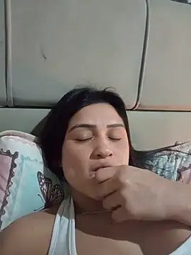 Snapshot of Milabri chatting on June 2026 04:14:02 AM Milabri online show from June 2026 04:14:02 AM