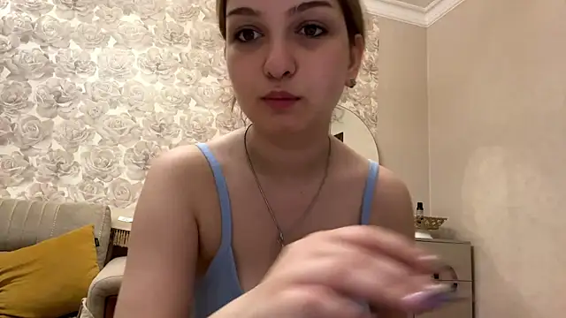 CloudyFoxy online show from June 2026 09:40:01 PM