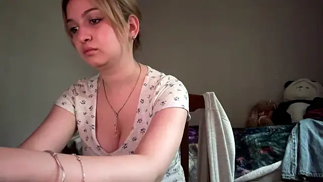 CloudyFoxy online show from July 2026 01:23:01 AM