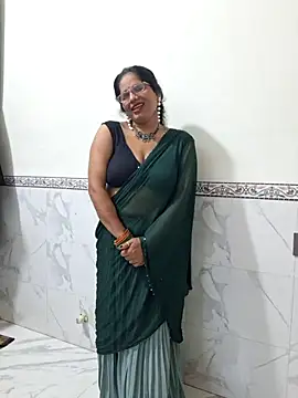 Snapshot of SWEETY01990 chatting on July 2026 04:04:02 AM SWEETY01990 online show from July 2026 04:04:02 AM