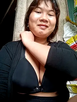 Emelyzz online show from June 2026 08:24:02 AM
