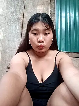Emelyzz online show from June 2026 10:12:02 AM