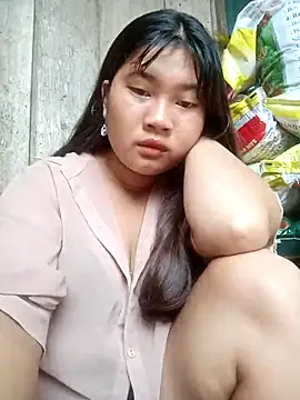 Emelyzz online show from July 2026 01:52:01 AM