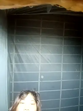 Emelyzz online show from July 2026 04:27:01 PM