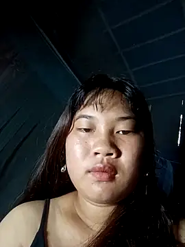 Emelyzz online show from July 2026 03:04:01 AM