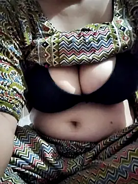 Snapshot of Suhana_Bhabhi chatting on July 2026 02:42:01 AM Suhana Bhabhi online show from July 2026 02:42:01 AM