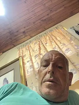 Snapshot of GeldenKuy chatting on July 2026 10:40:02 AM GeldenKuy online show from July 2026 10:40:02 AM
