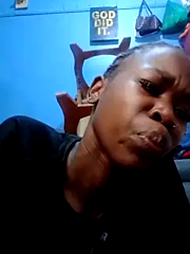 Snapshot of sweettracy13 chatting on June 2026 05:59:01 AM sweettracy13 online show from June 2026 05:59:01 AM