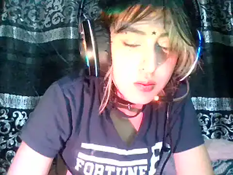 Snapshot of kittenpasive30 chatting on June 2026 04:41:01 PM kittenpasive30 online show from June 2026 04:41:01 PM