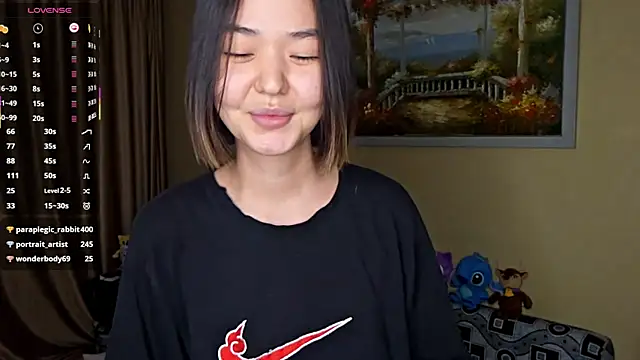 Snapshot of PeachyNoirra chatting on June 2026 05:01:02 PM PeachyNoirra online show from June 2026 05:01:02 PM