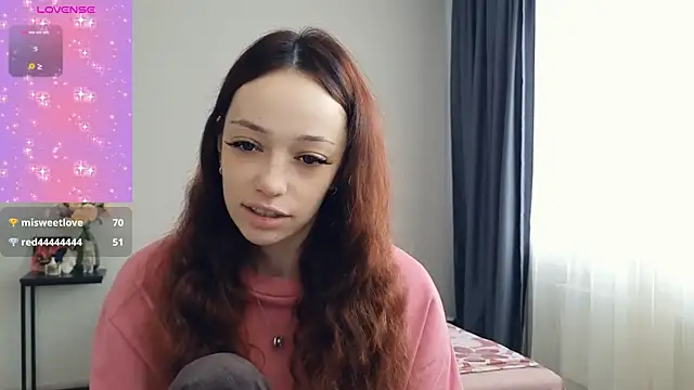 Snapshot of AyeHoney chatting on July 2026 05:45:02 AM AyeHoney online show from July 2026 05:45:02 AM