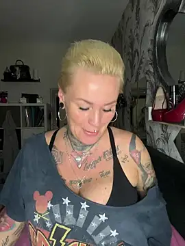 Snapshot of InkedMissLaBaehm chatting on August 2026 11:14:01 PM InkedMissLaBaehm online show from August 2026 11:14:01 PM