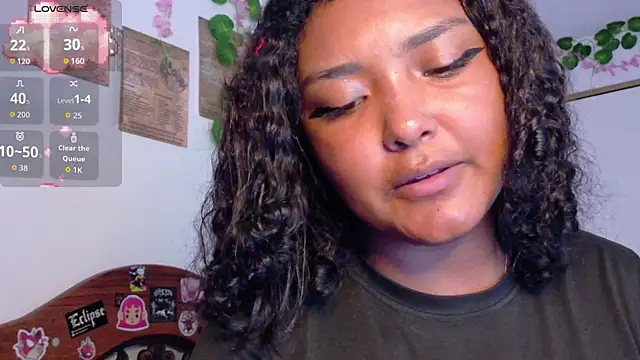Snapshot of Luna__1 chatting on June 2026 11:31:01 PM Luna 1 online show from June 2026 11:31:01 PM
