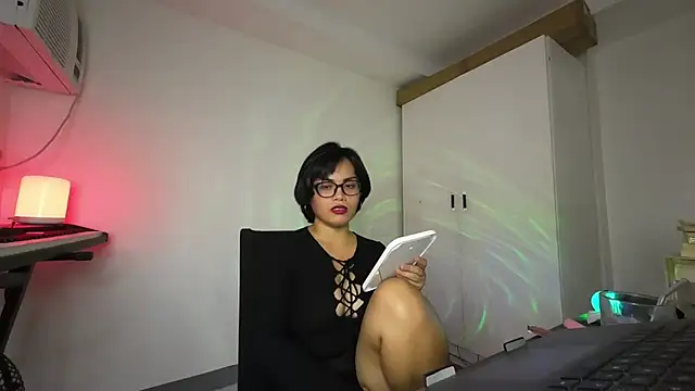 Snapshot of MysticMara chatting on June 2026 12:07:02 PM MysticMara online show from June 2026 12:07:02 PM
